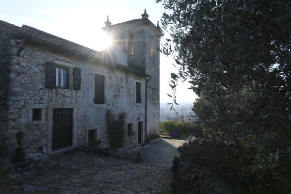 Eremo de San Rocchetto situado en una colina vecina a Verona.