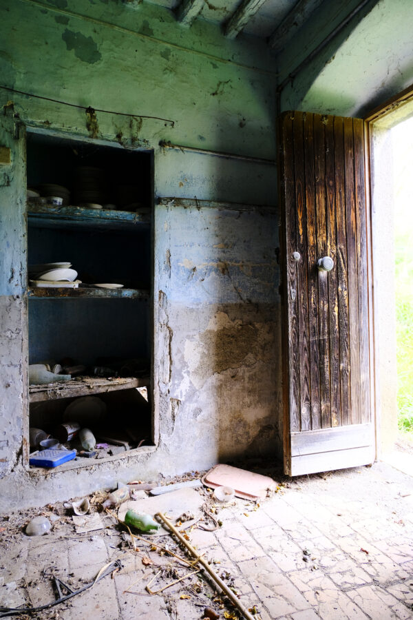 Casa abandonada a las afueras de Montescudaio.